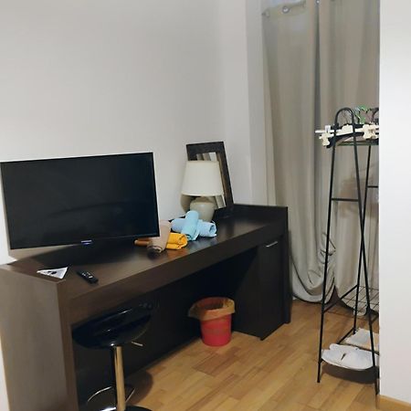 "Orchidea" Camera Privata Nell'Appartamento Condiviso Cagliari Luaran gambar