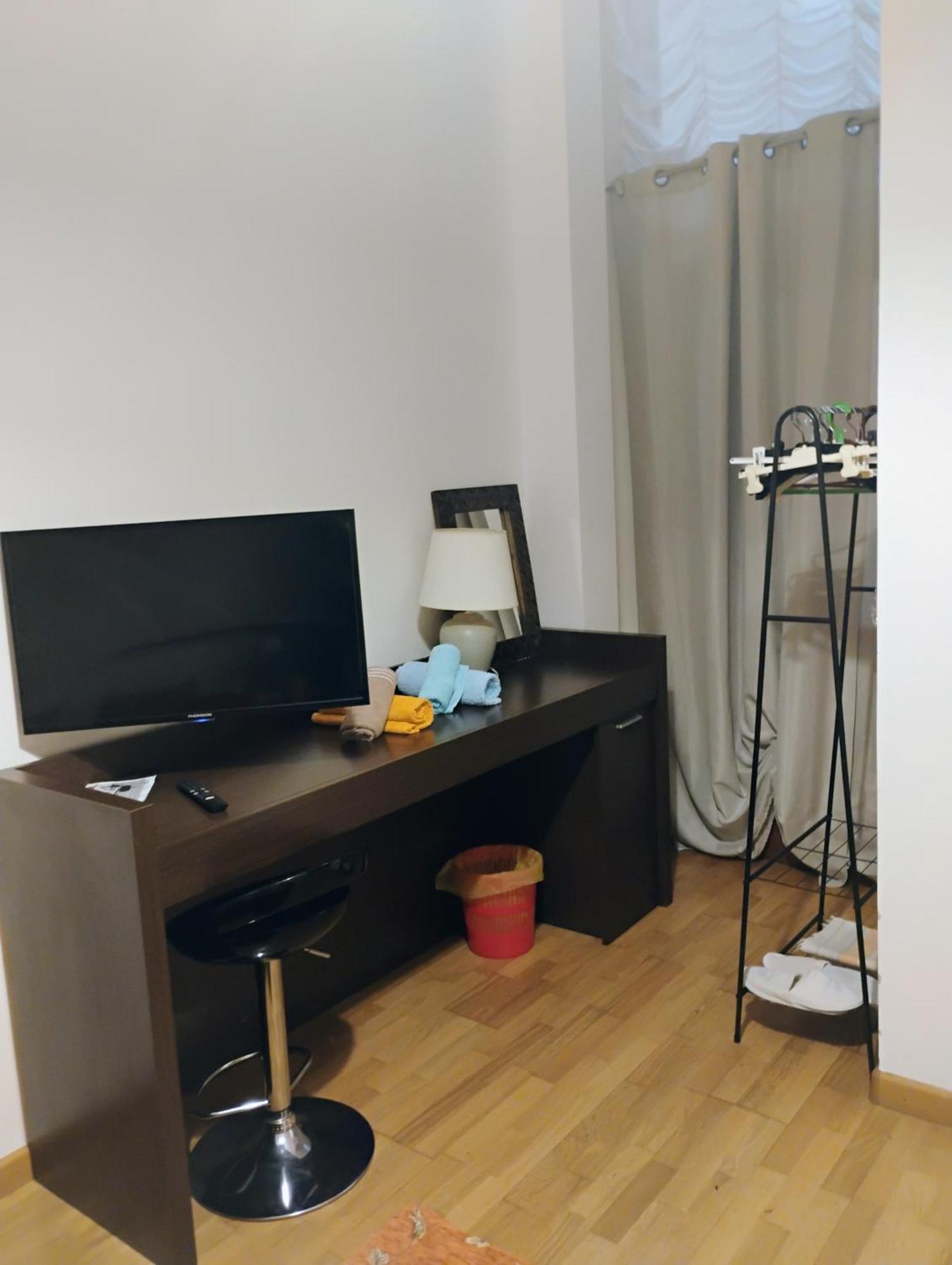 "Orchidea" Camera Privata Nell'Appartamento Condiviso Cagliari Luaran gambar