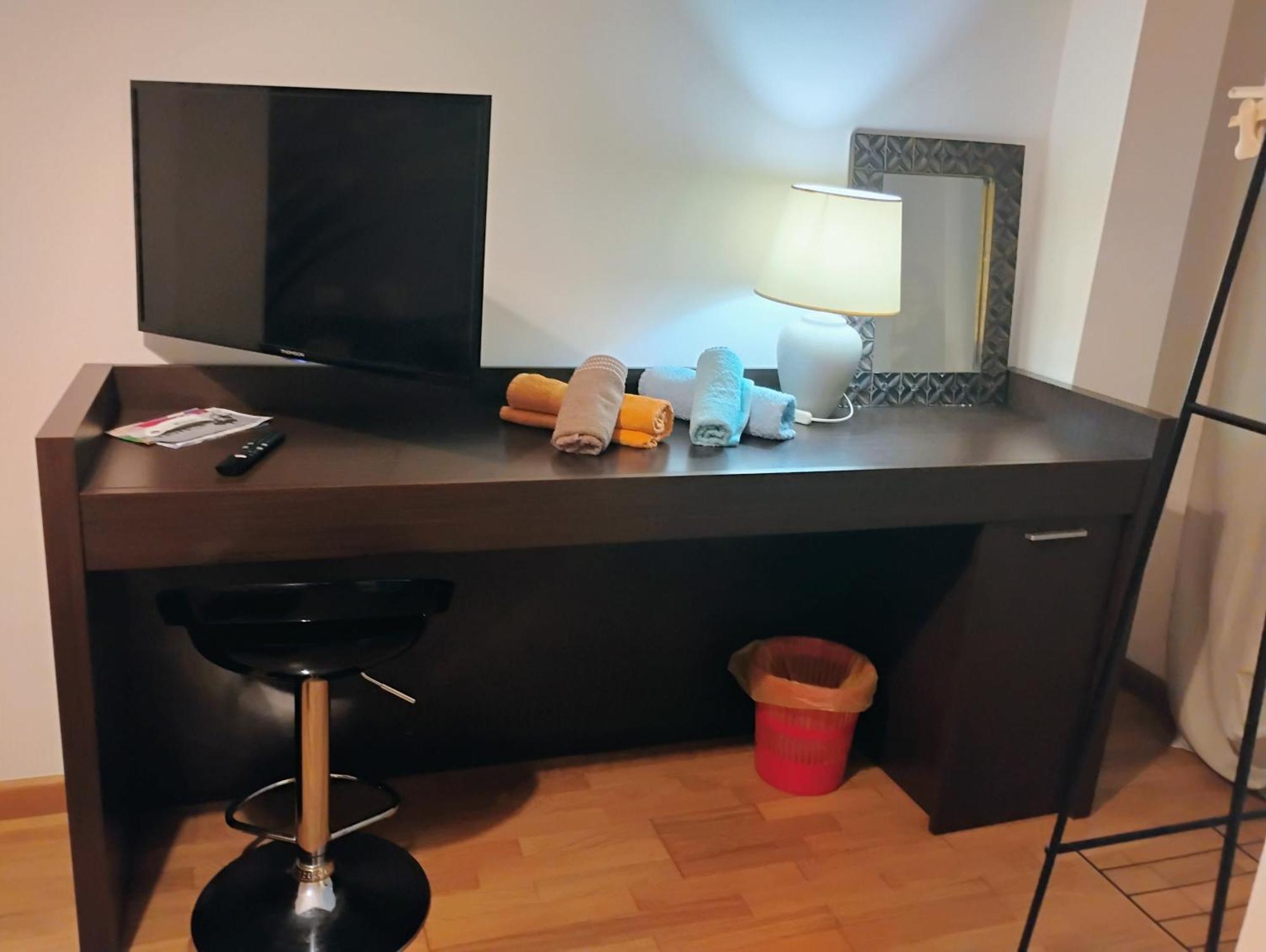 "Orchidea" Camera Privata Nell'Appartamento Condiviso Cagliari Luaran gambar